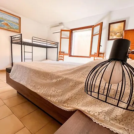 Manon - By Foot Terrace With Sea View *